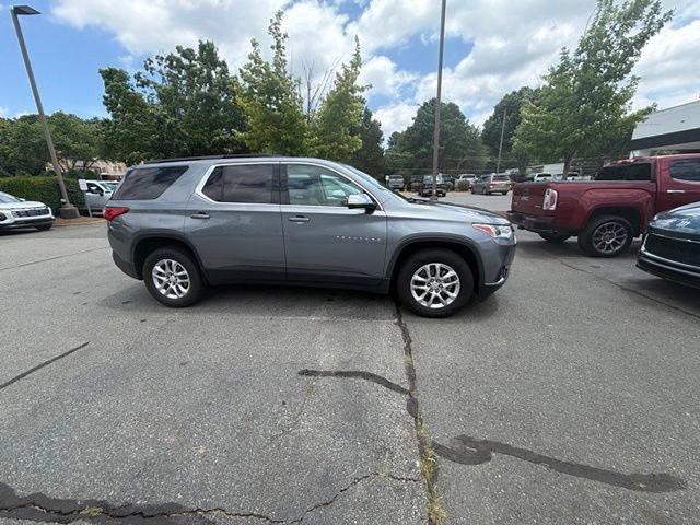 Used 2019 Chevrolet Traverse LT w/ LPO, Floor Liner Package FWD image 9