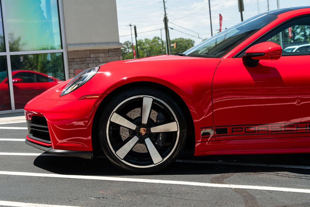 Used 2025 Porsche 911 Carrera RWD image 24