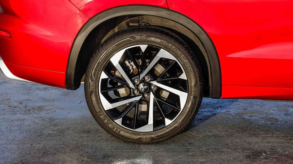 Used 2024 Mitsubishi Outlander SEL FWD image 12