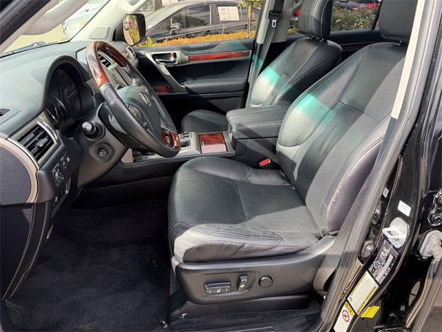 Used 2013 Lexus GX 460 image 24