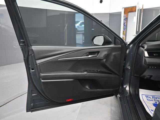 Used 2025 Toyota Camry LE image 9