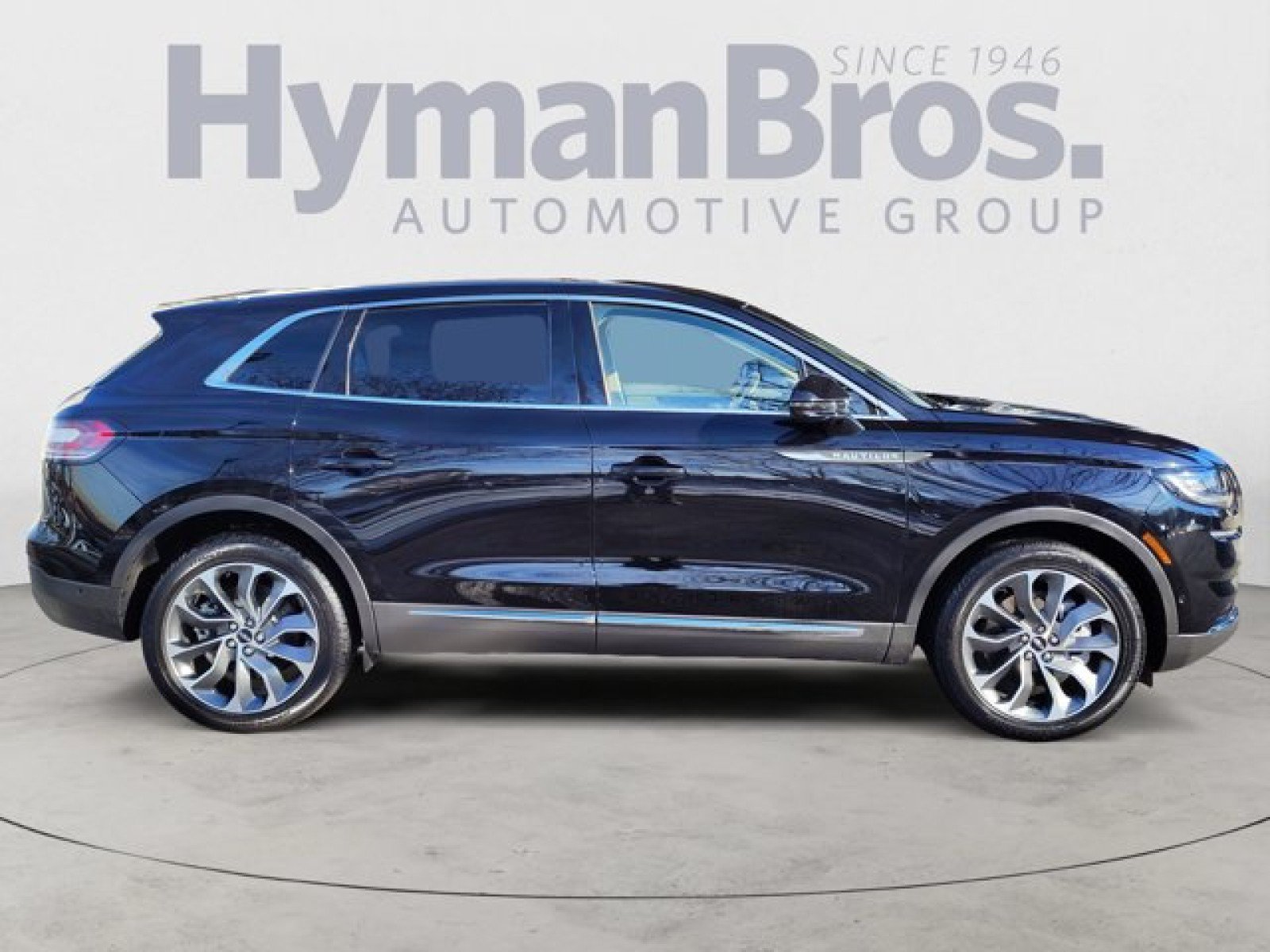 Used 2023 Lincoln Nautilus Reserve w/ Equipment Group 201A AWD/4WD image 2