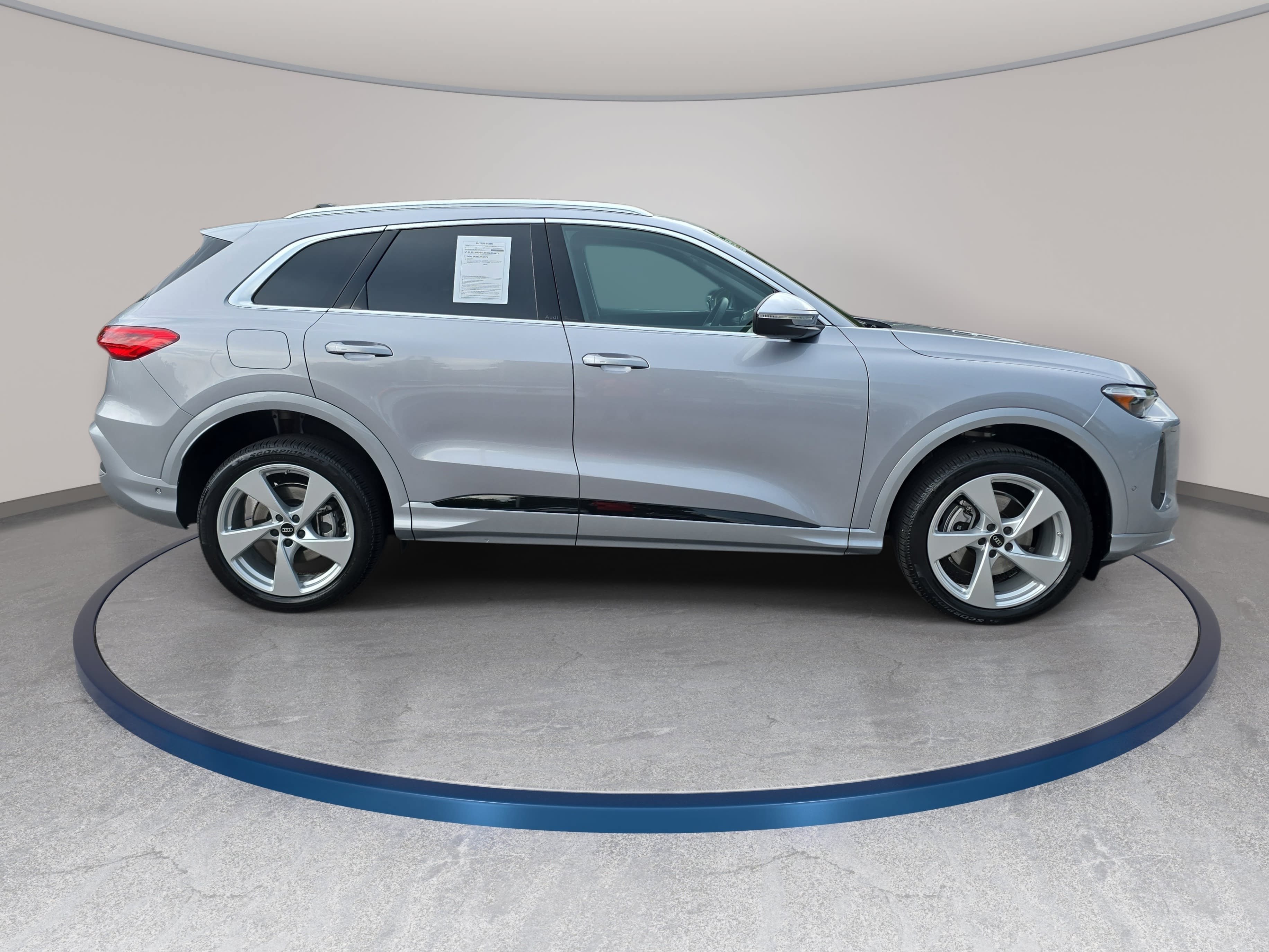 Certified 2025 Audi Q5 Premium Plus w/ Premium Plus AWD/4WD image 4