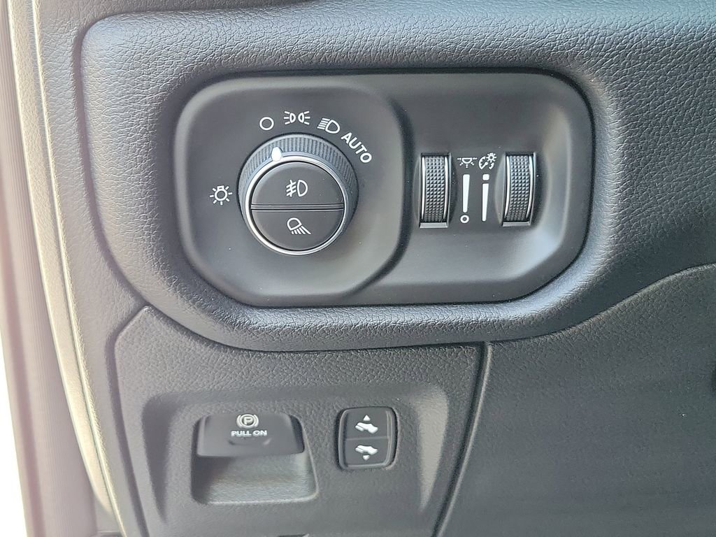 Used 2026 RAM 1500 Laramie AWD/4WD image 26