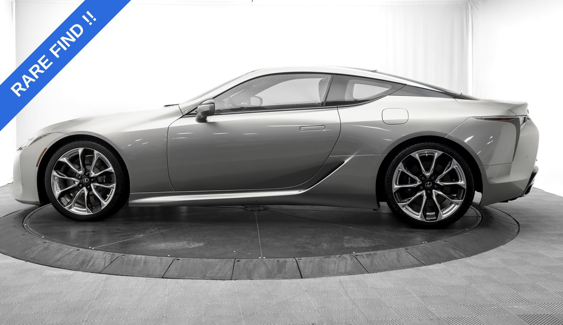Used 2021 Lexus LC 500 Coupe w/ Touring Package RWD image 4