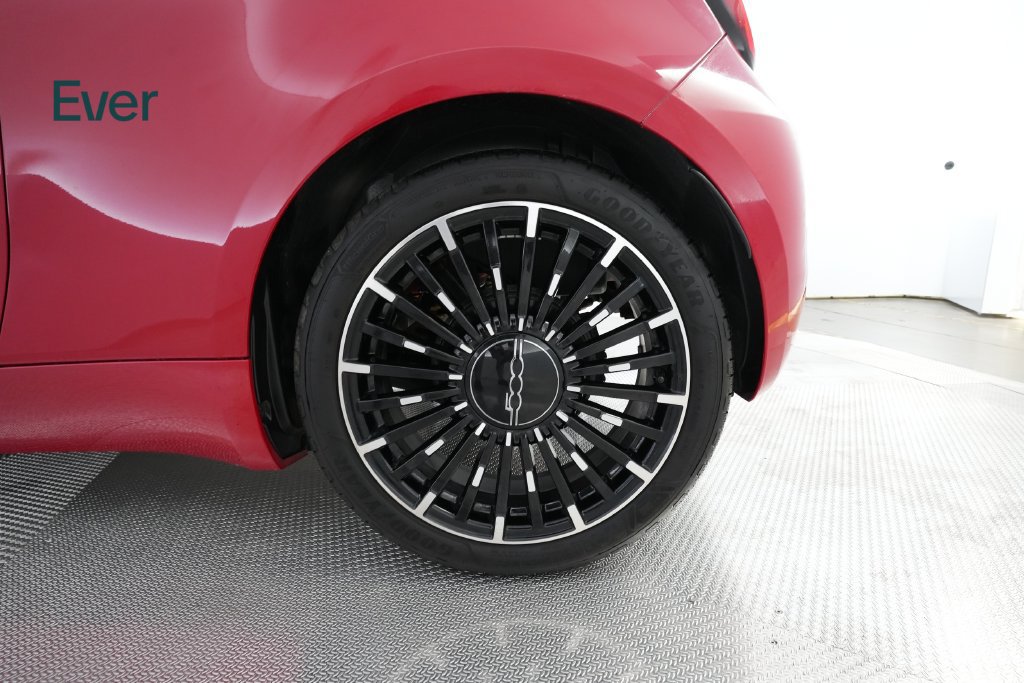 Used 2024 FIAT 500 e (RED) FWD image 9
