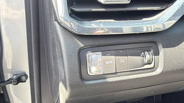 Used 2025 GMC Acadia Elevation FWD image 14