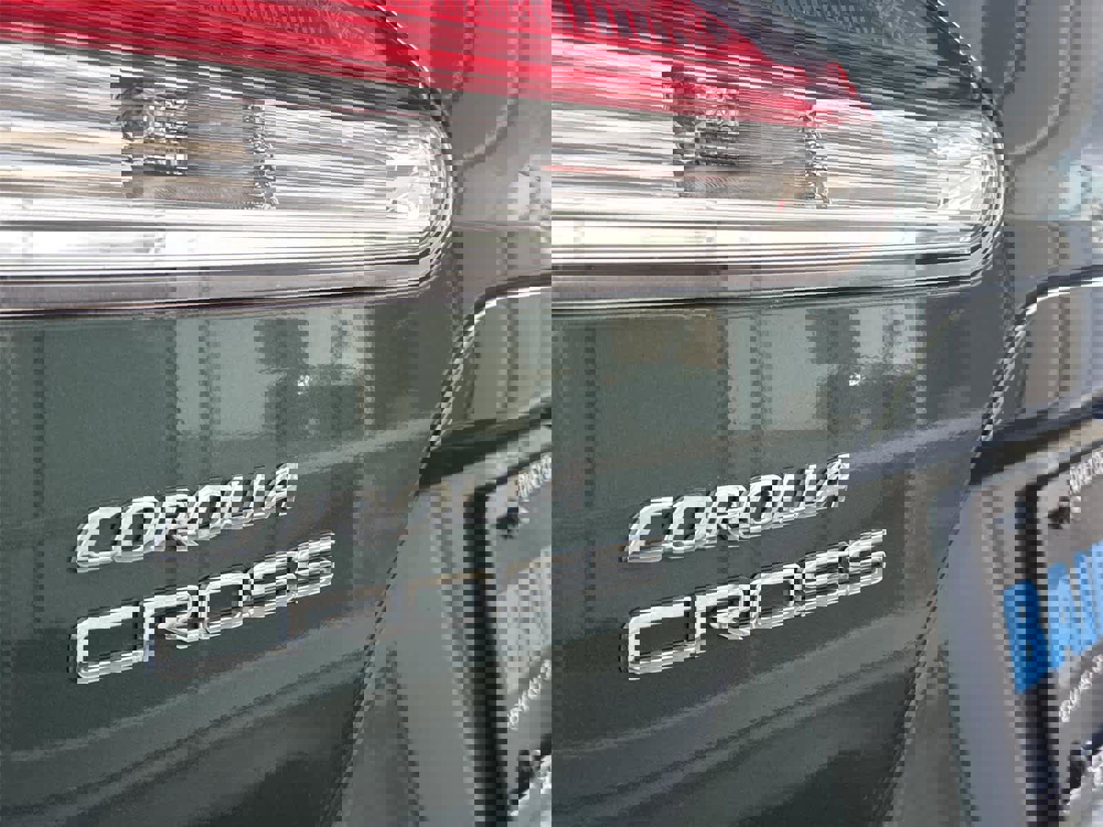 Used 2022 Toyota Corolla Cross LE image 10