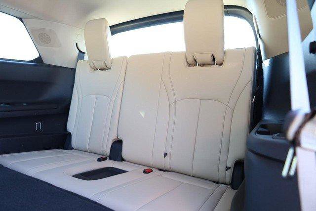 Used 2025 INFINITI QX60 Sensory AWD/4WD image 28