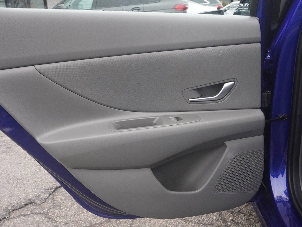 Used 2023 Hyundai Elantra SEL image 19