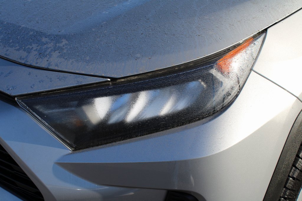 Used 2022 Toyota RAV4 LE image 11