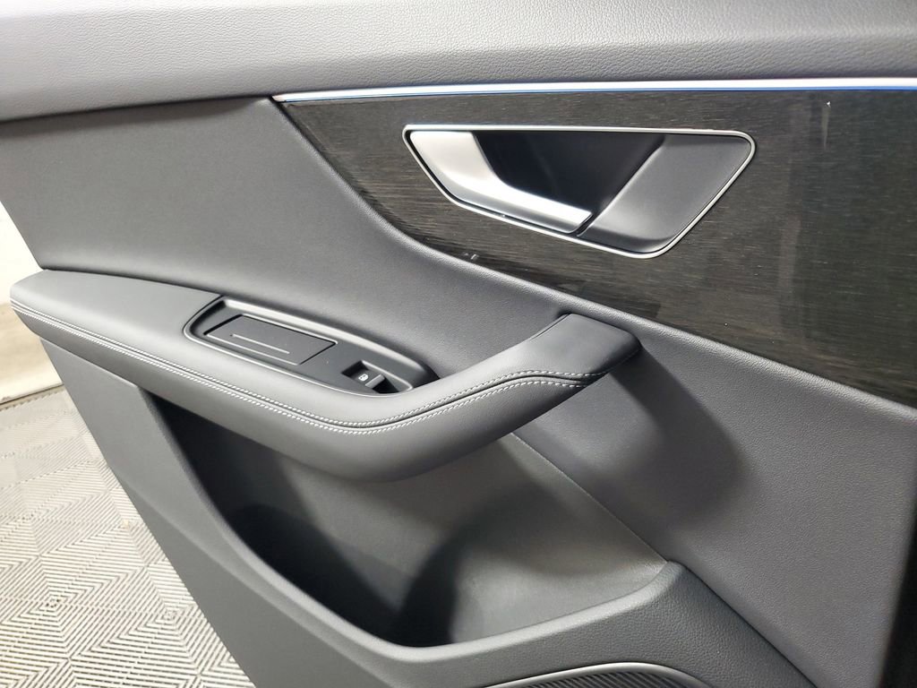 New 2026 Audi Q7 3.0T Premium Plus AWD/4WD image 18