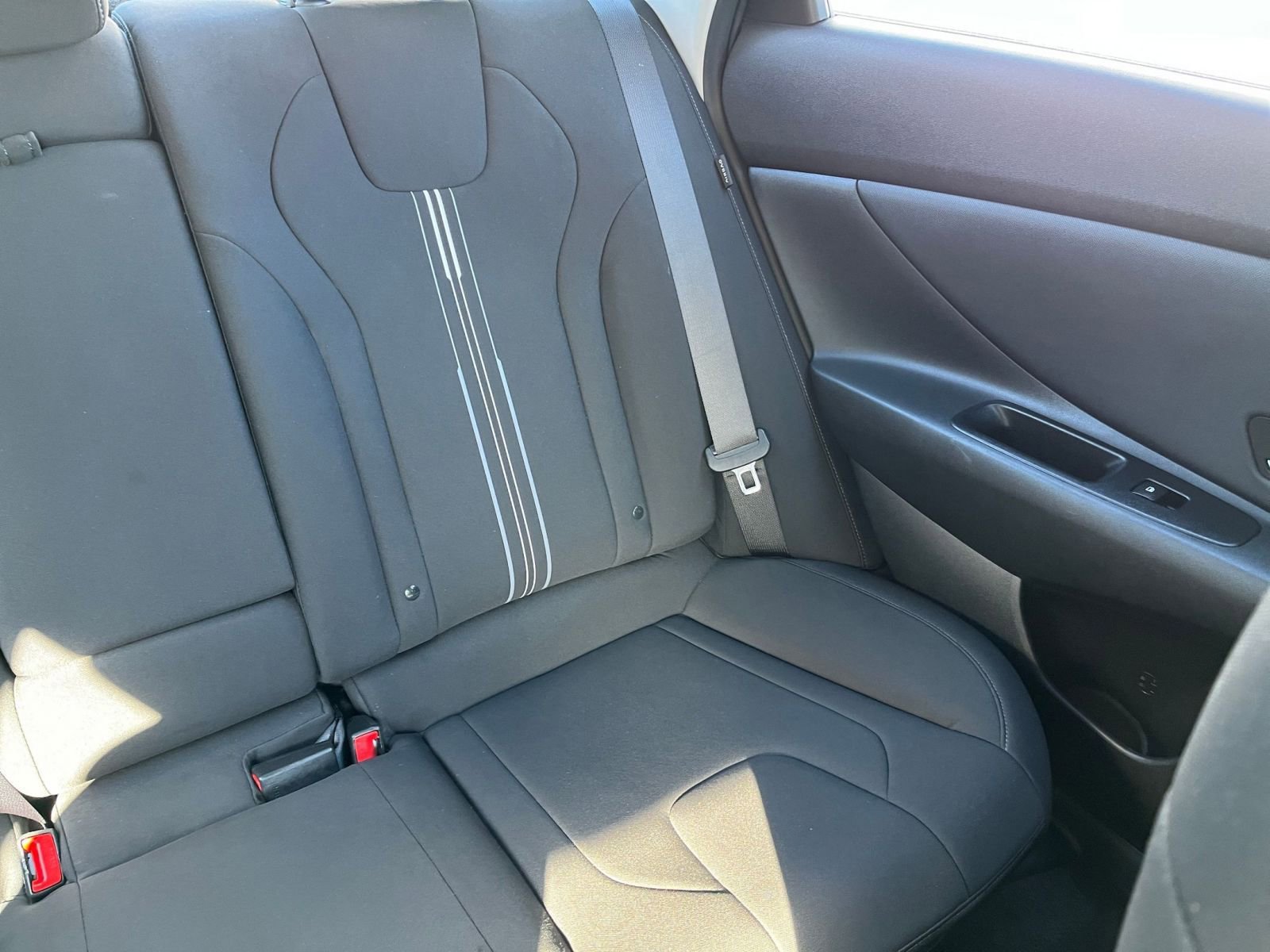 Used 2025 Hyundai Elantra SEL image 33