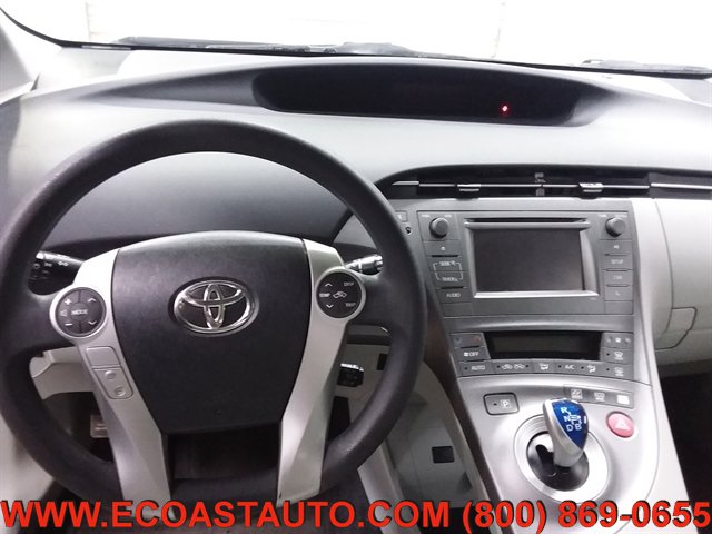 Used 2014 Toyota Prius Two FWD image 12