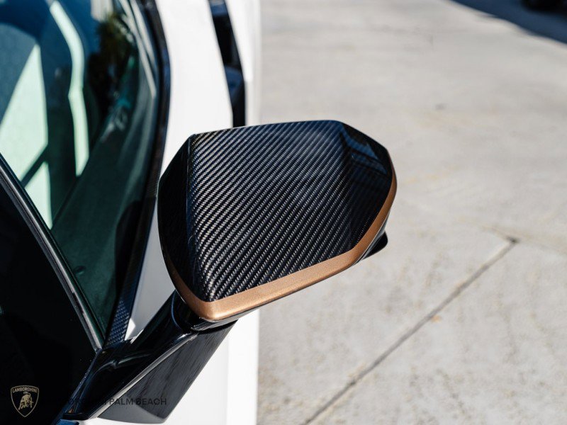 Used 2025 Lamborghini Revuelto image 33