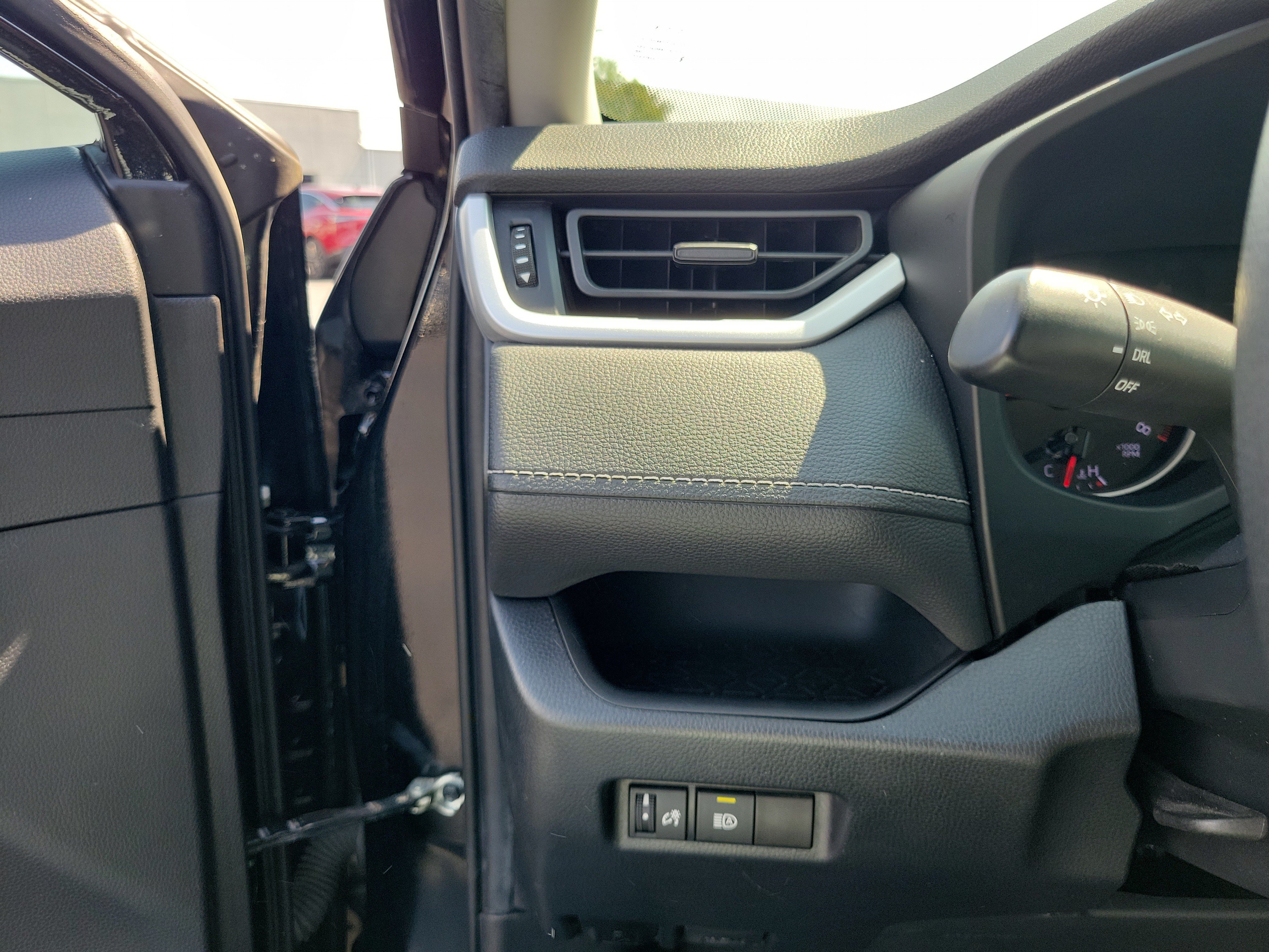 Used 2020 Toyota RAV4 LE w/ All Weather Liner Package AWD/4WD image 20