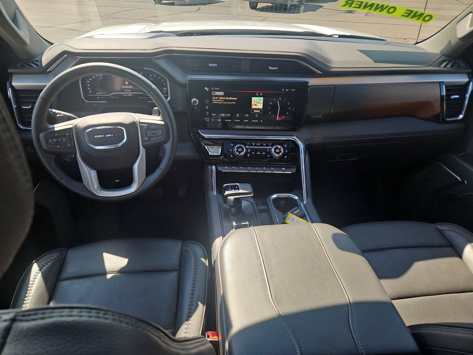 Used 2024 GMC Sierra 1500 Denali w/ Technology Package AWD/4WD image 8