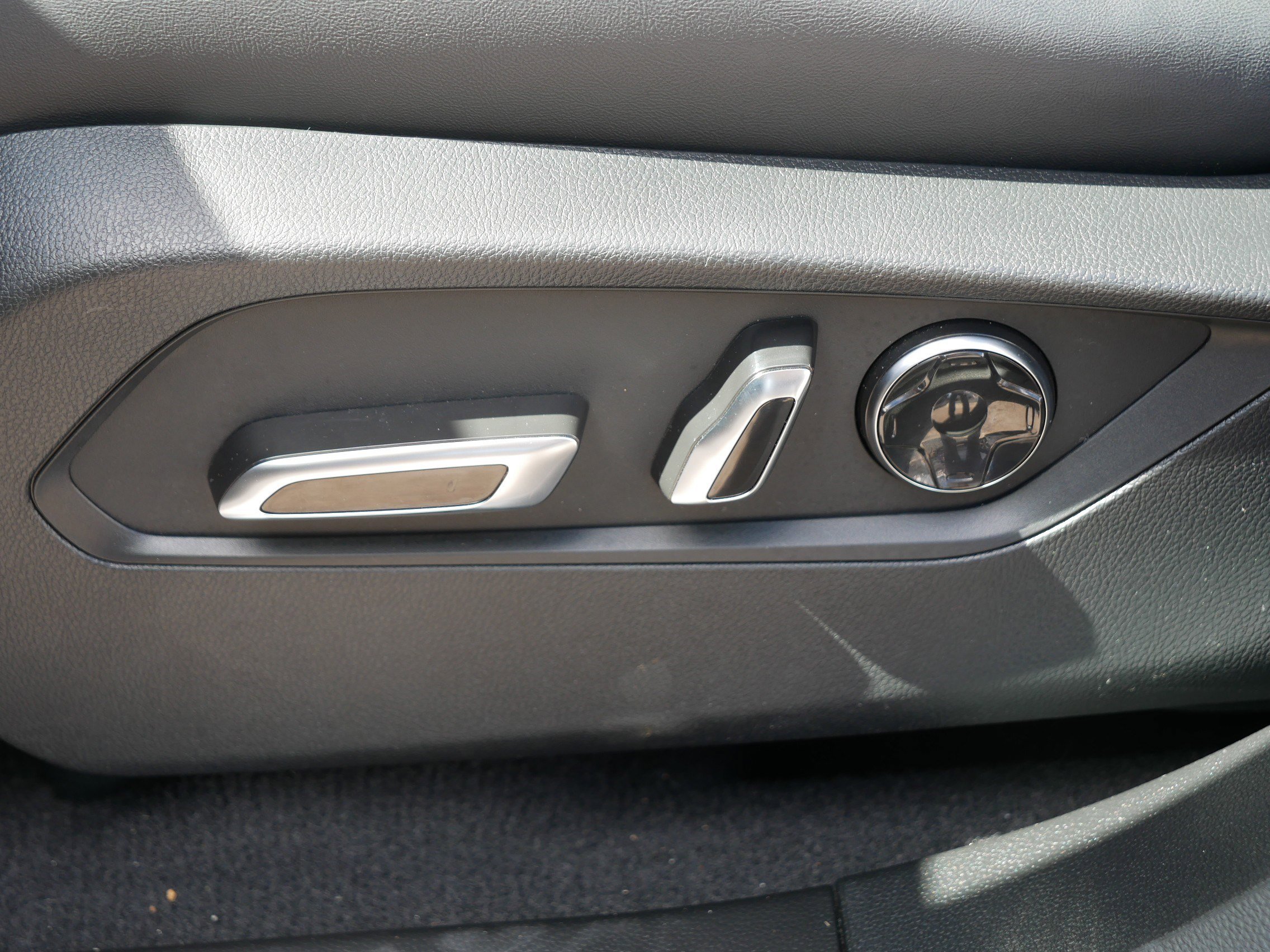 Used 2025 Acura RDX SH-AWD w/ Technology Package image 20