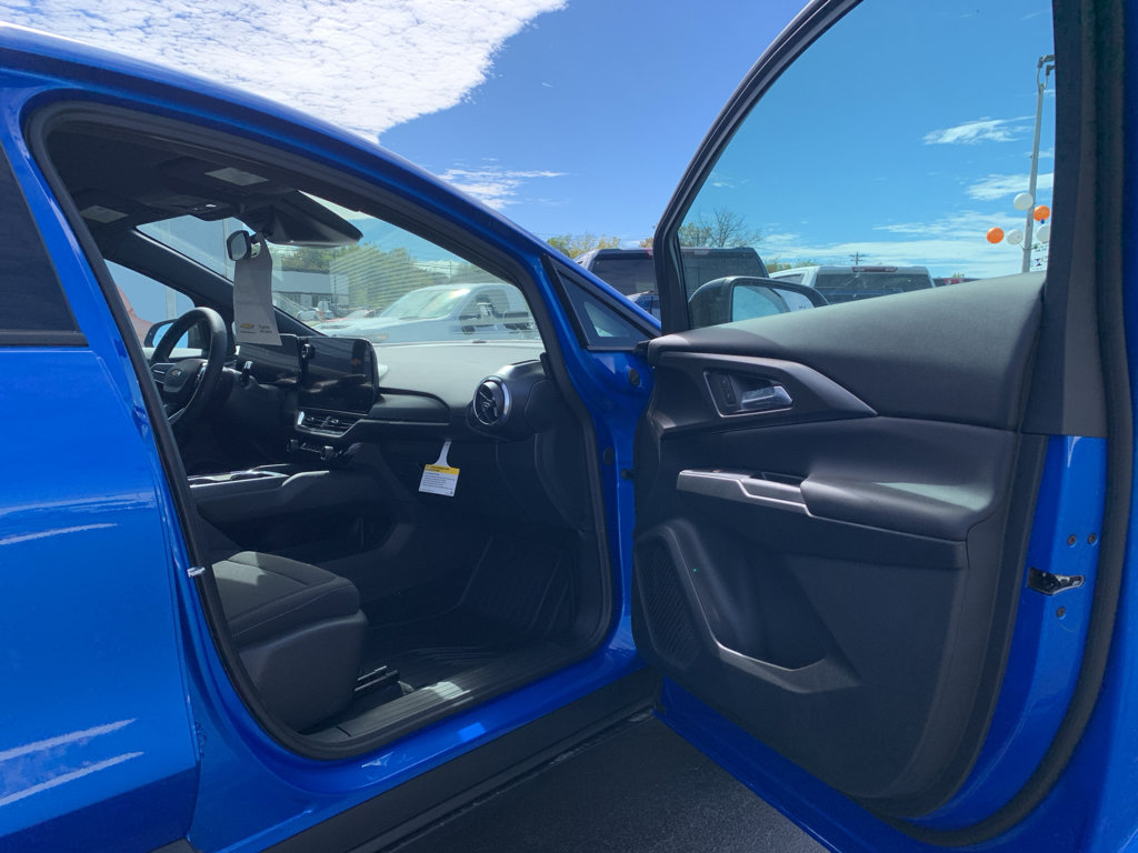 New 2026 Chevrolet Equinox EV LT image 27