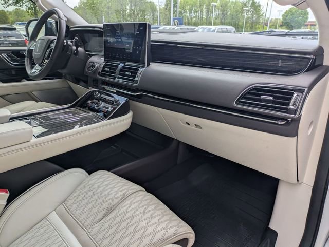 Used 2024 Lincoln Navigator Black Label image 30