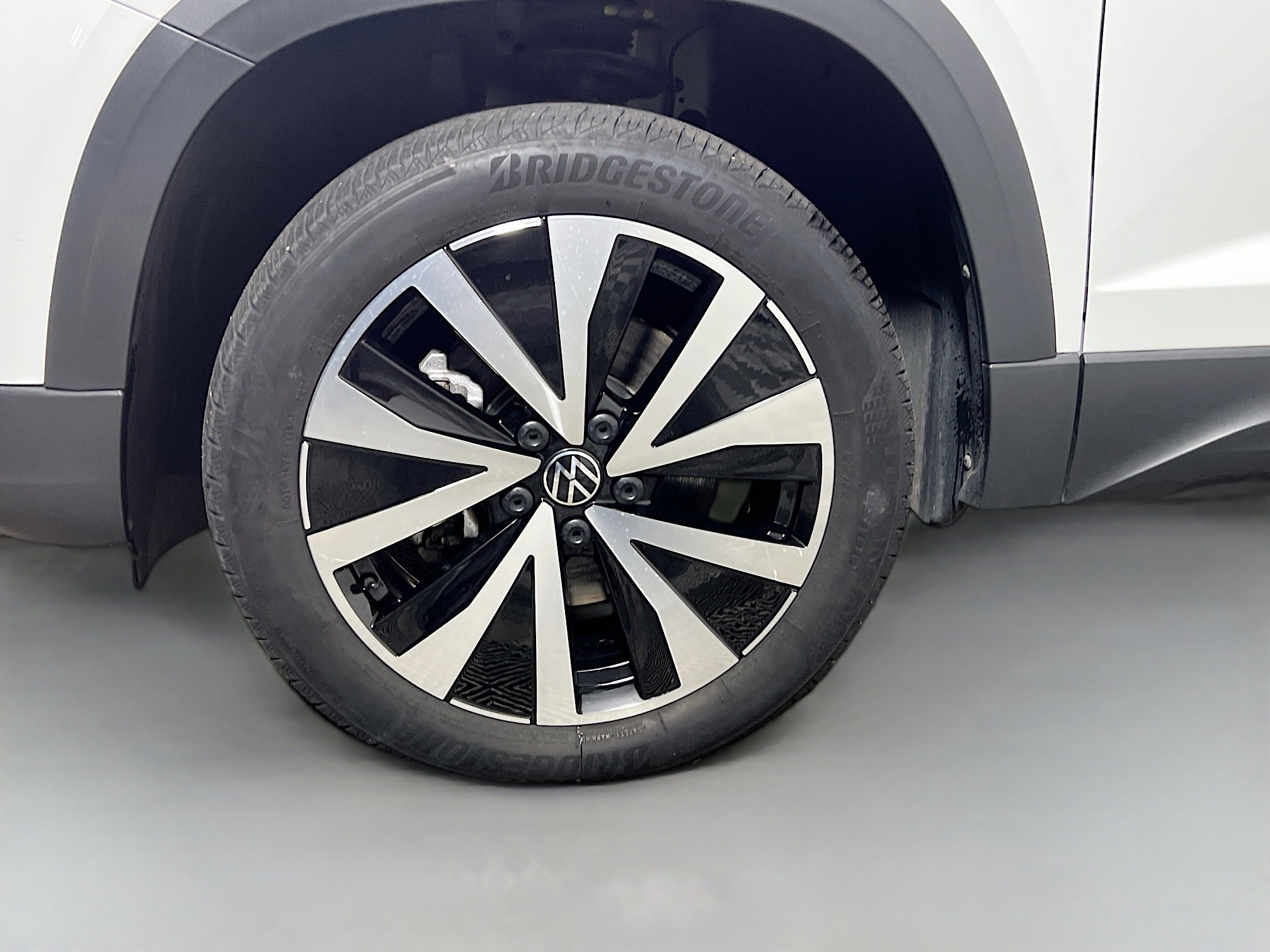 Used 2024 Volkswagen Taos SE image 14