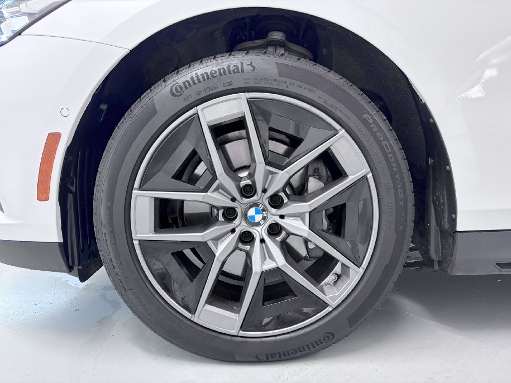 Used 2026 BMW 530i xDrive w/ Executive Package AWD/4WD image 10