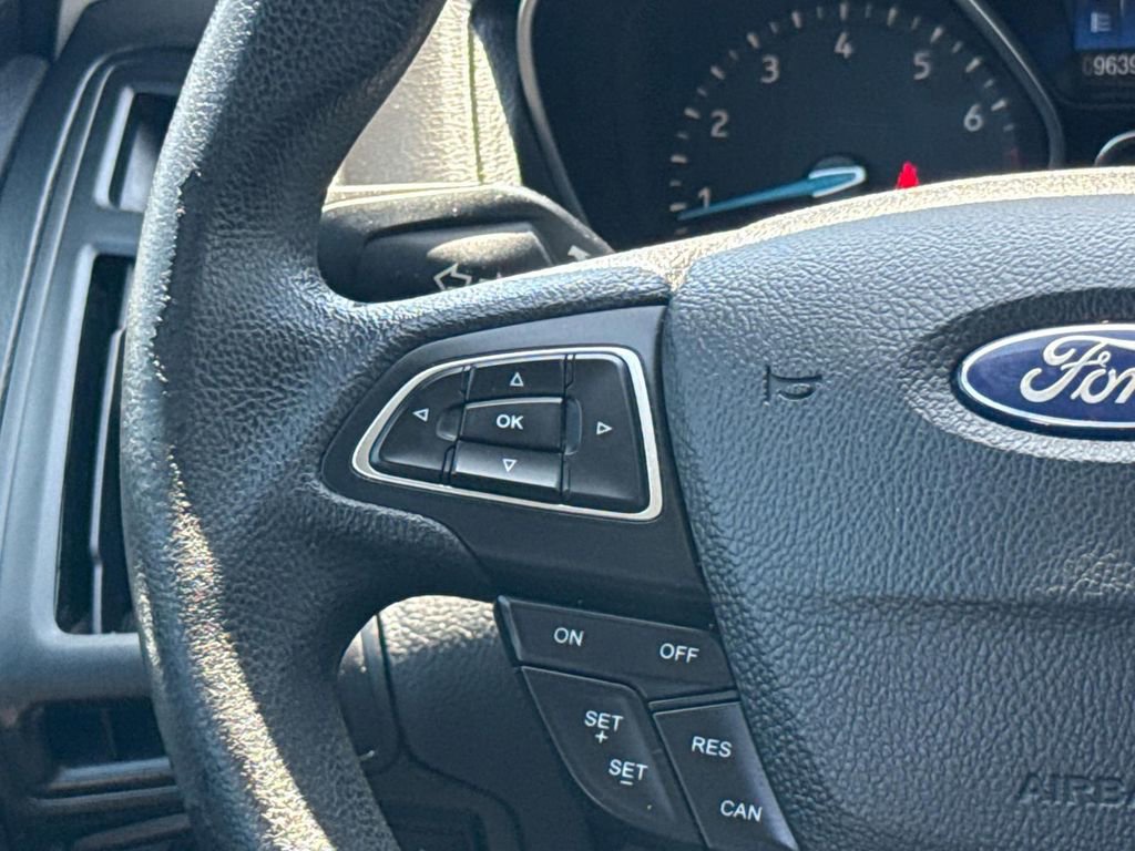 Used 2017 Ford Focus SEL image 15