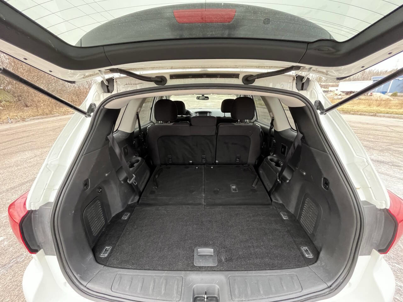 Used 2017 Nissan Pathfinder SV w/ Cargo Package image 12