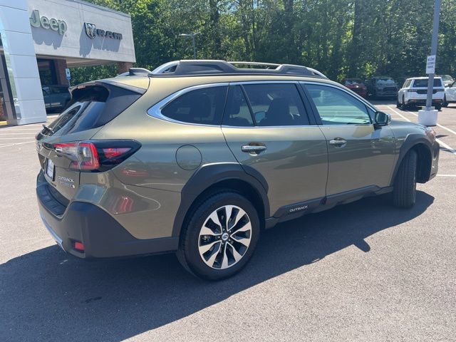 Used 2025 Subaru Outback Touring XT w/ Tech Package 3 AWD/4WD image 32