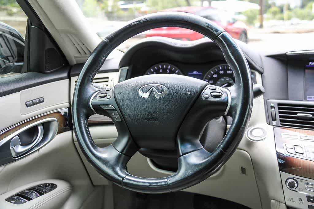 Used 2015 INFINITI Q70 L 3.7 w/ Deluxe Touring Package RWD image 16