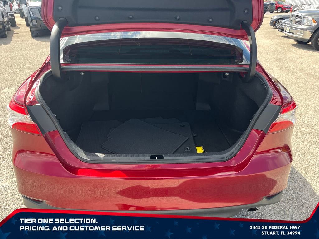Used 2020 Toyota Camry LE FWD image 10
