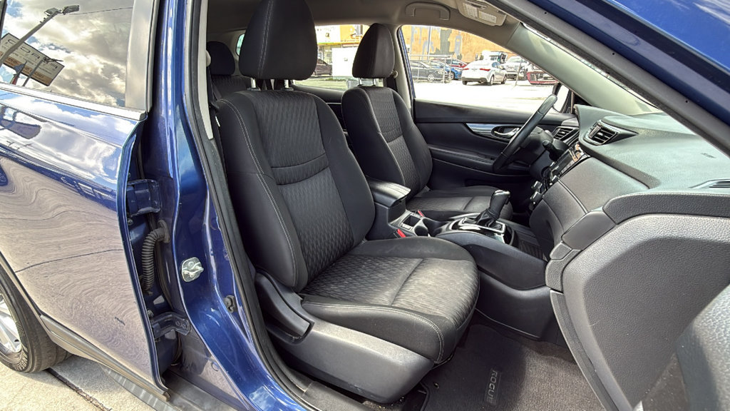 Used 2019 Nissan Rogue SV FWD image 36