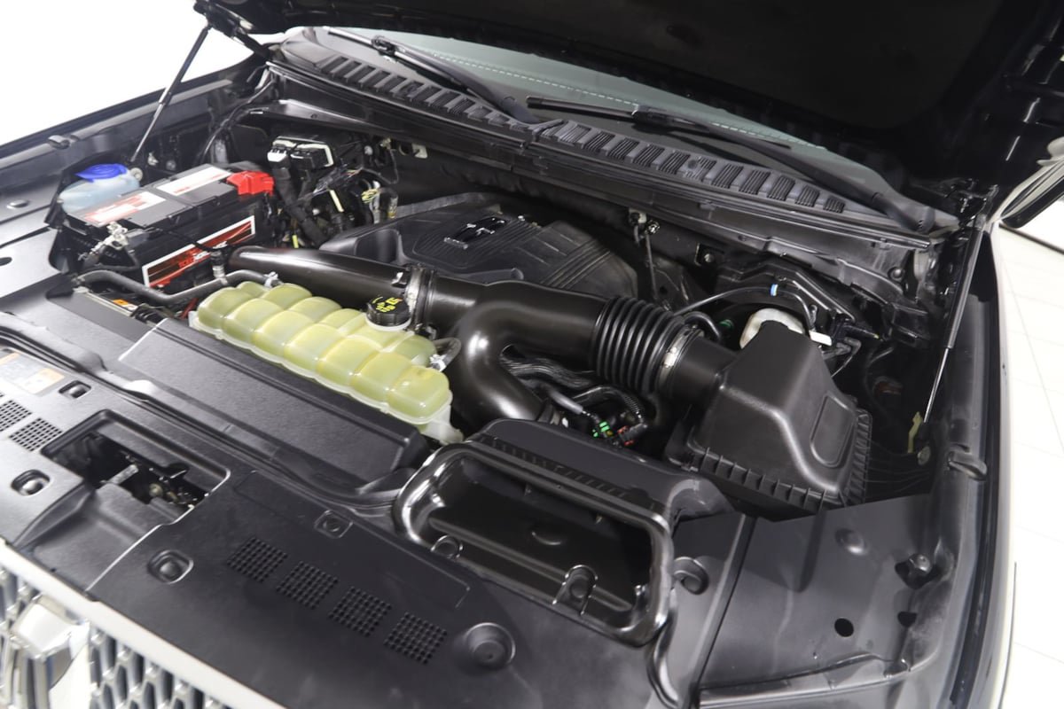 Used 2020 Lincoln Navigator Reserve AWD/4WD image 19