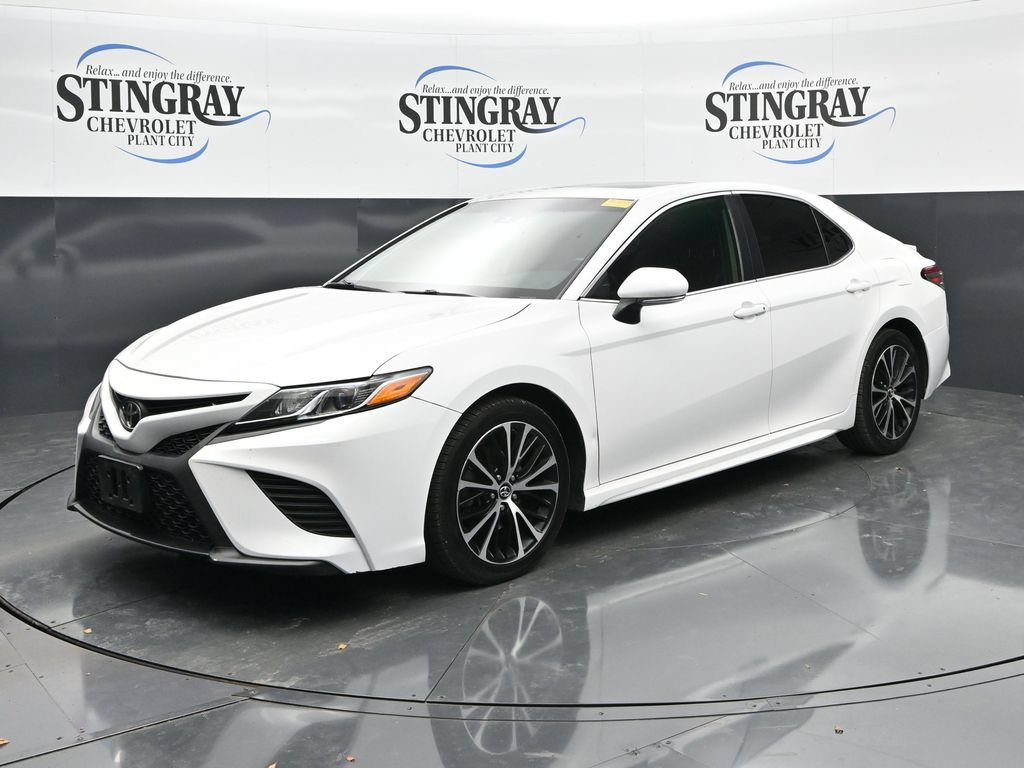 Used 2019 Toyota Camry SE w/ Audio Package FWD image 3