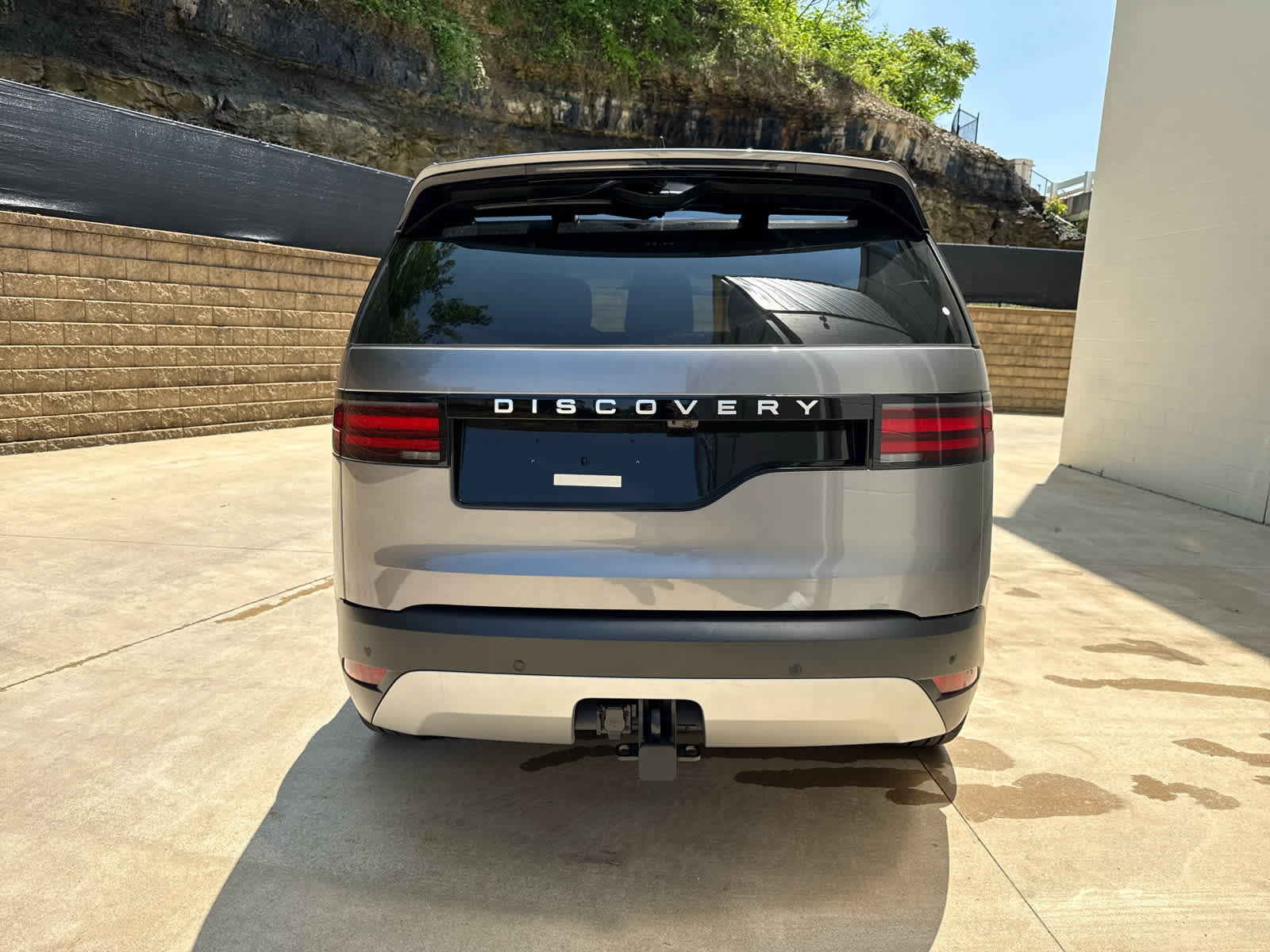Used 2025 Land Rover Discovery S AWD/4WD image 4