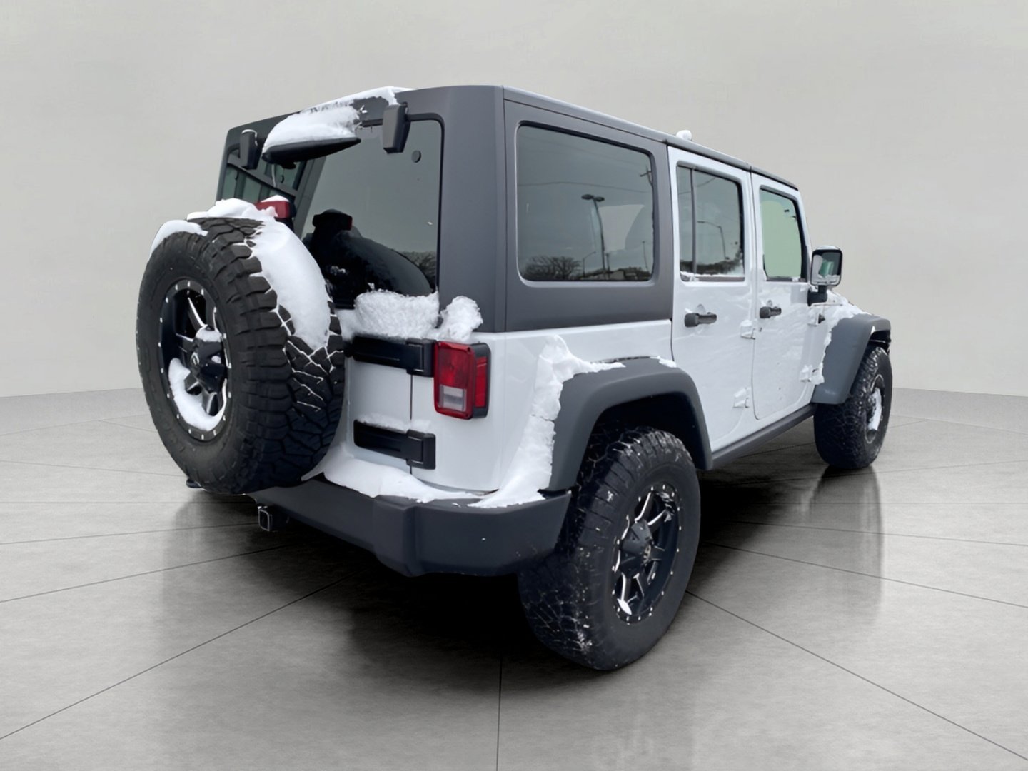 Used 2017 Jeep Wrangler Unlimited Rubicon w/ Connectivity Group image 5