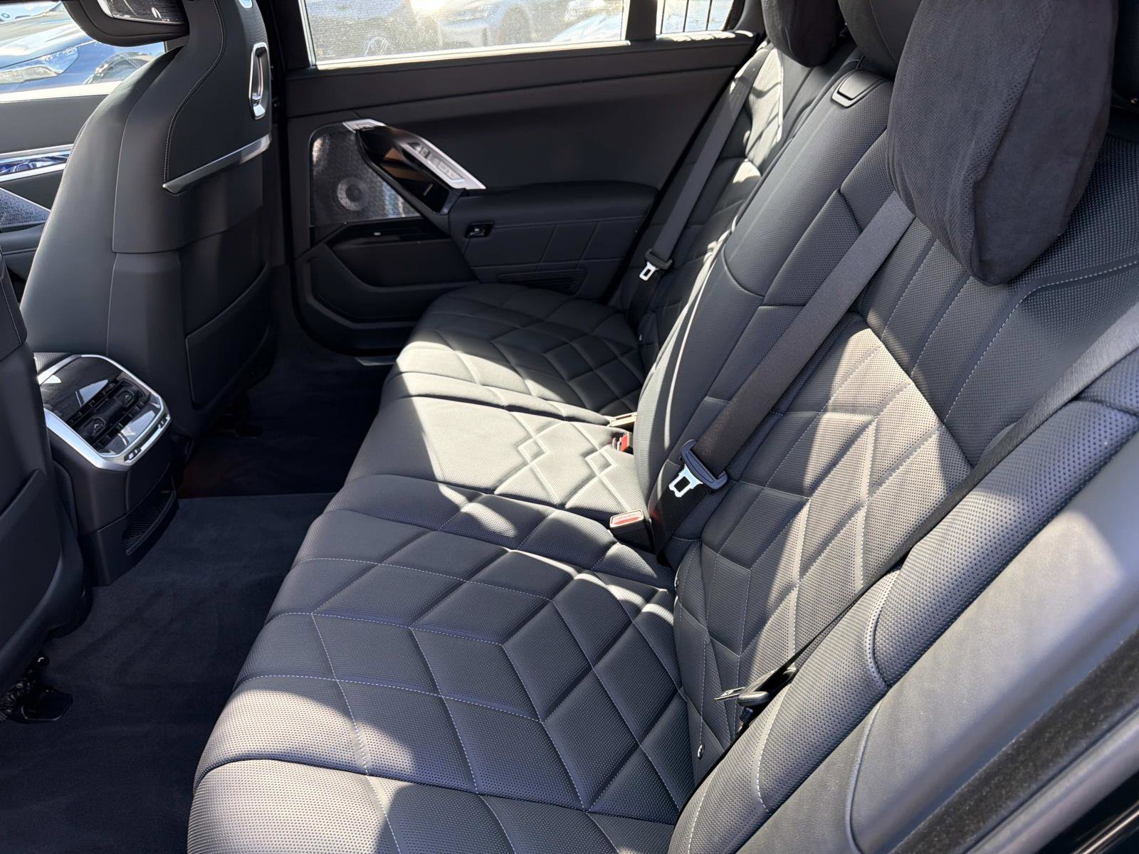 Used 2025 BMW i7 M70 w/ Executive Package image 11