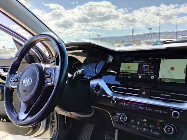 Used 2021 Kia Niro EX Premium w/ Cold Weather Package image 16