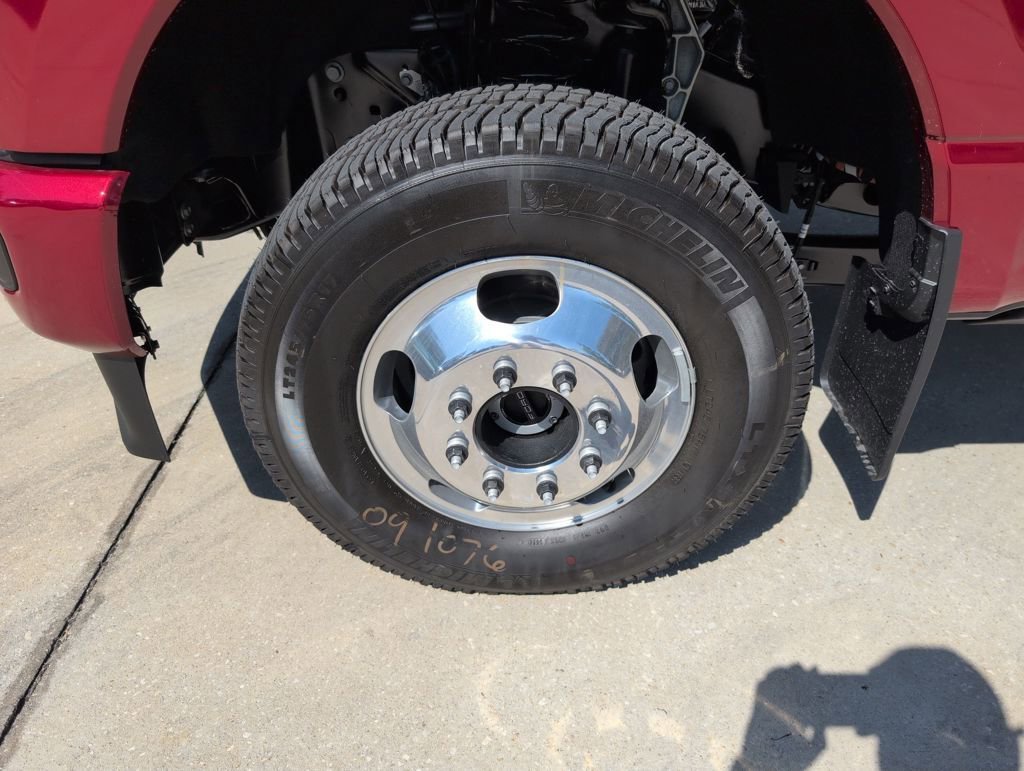 New 2026 Ford F350 Platinum w/ FX4 Off-Road Package image 17