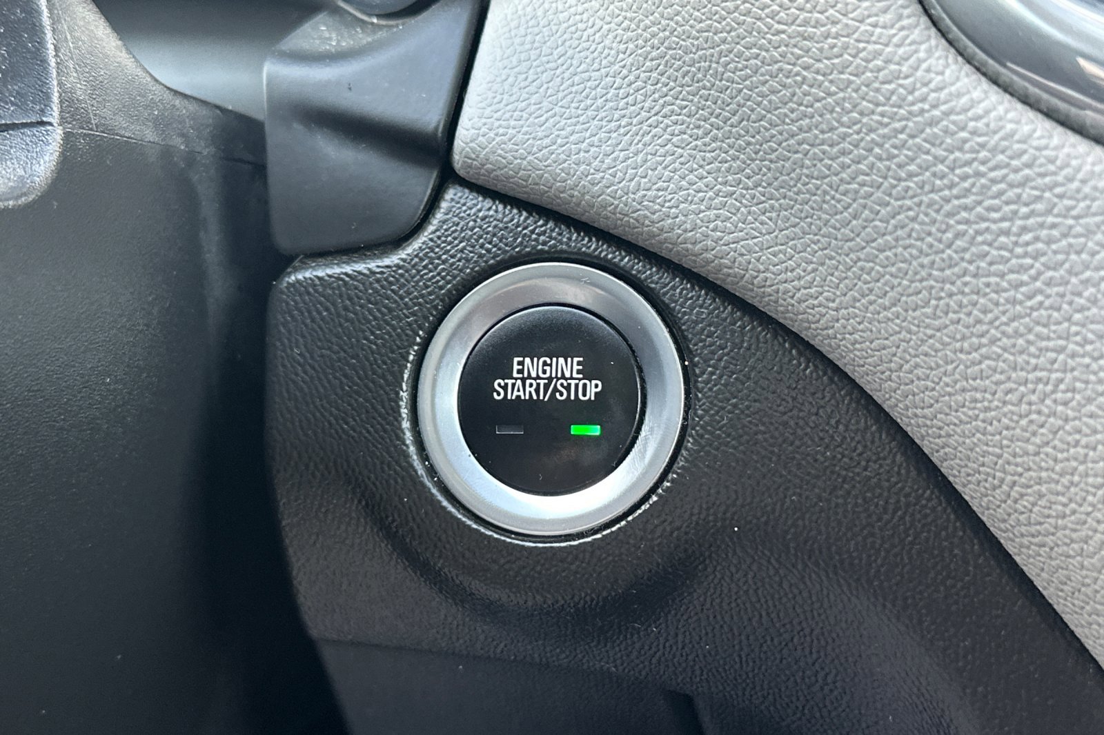 Used 2020 Chevrolet Equinox LT image 22