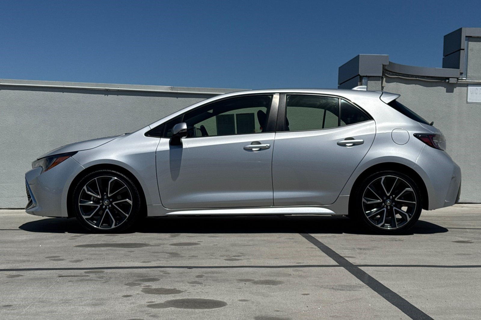 Certified 2019 Toyota Corolla XSE FWD image 2