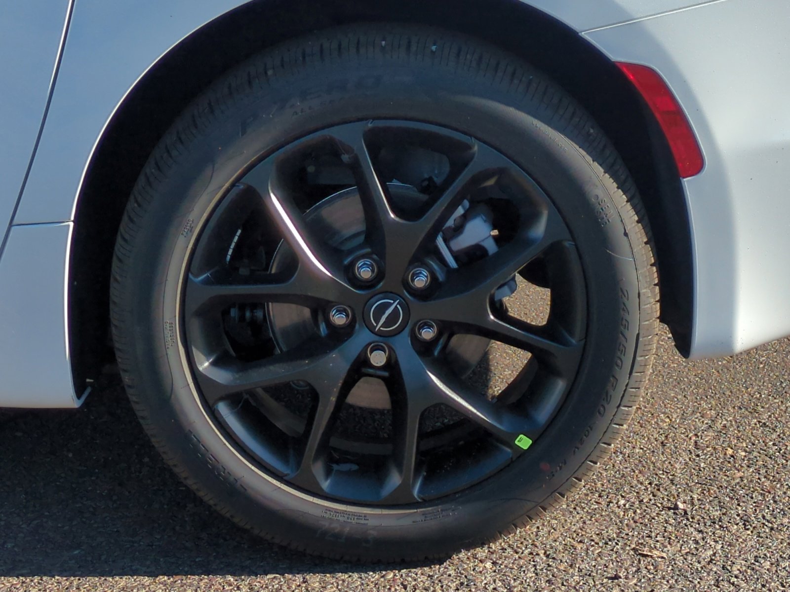 New 2026 Chrysler Pacifica Limited w/ Uconnect Theater Family Group image 26