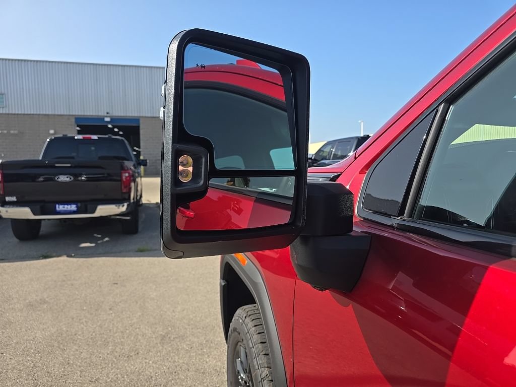 Used 2025 GMC Sierra 2500 AT4 w/ Technology Package AWD/4WD image 9