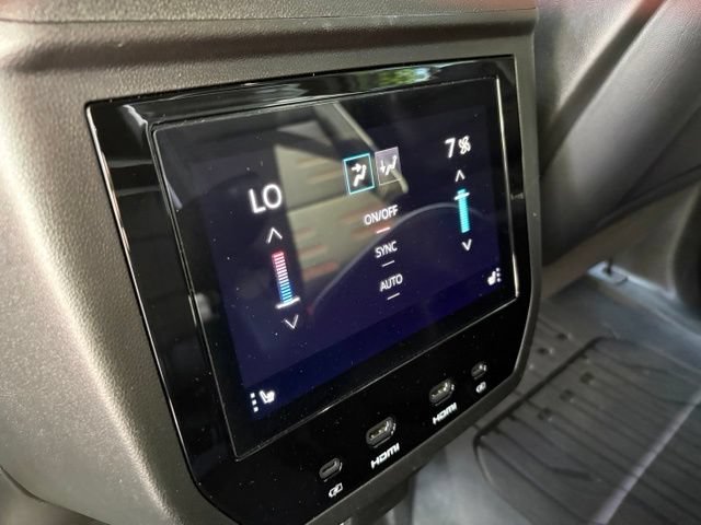 Used 2025 GMC Yukon AT4 Ultimate w/ LPO, AT4 Appearance Package AWD/4WD image 17