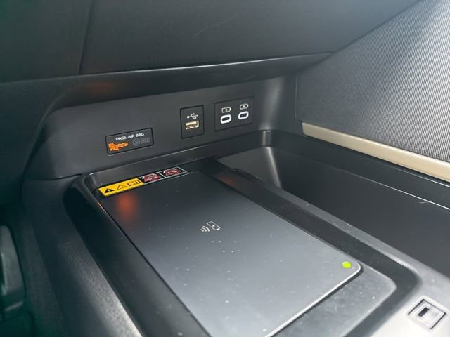 Used 2025 Toyota Camry LE AWD/4WD image 29