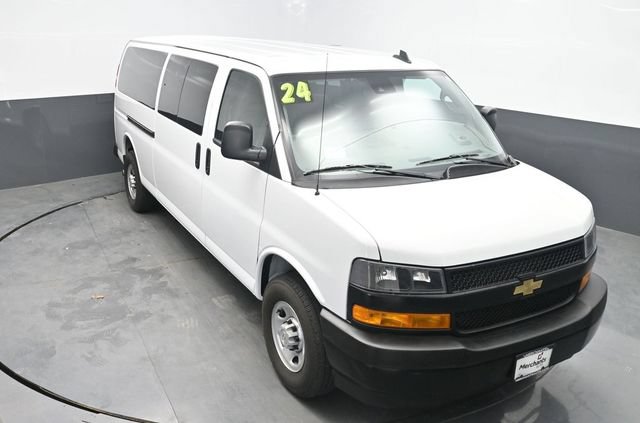 Used 2024 Chevrolet Express 3500 LS RWD image 25