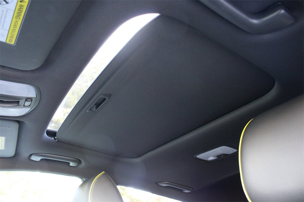 Used 2020 Hyundai Kona Limited image 32