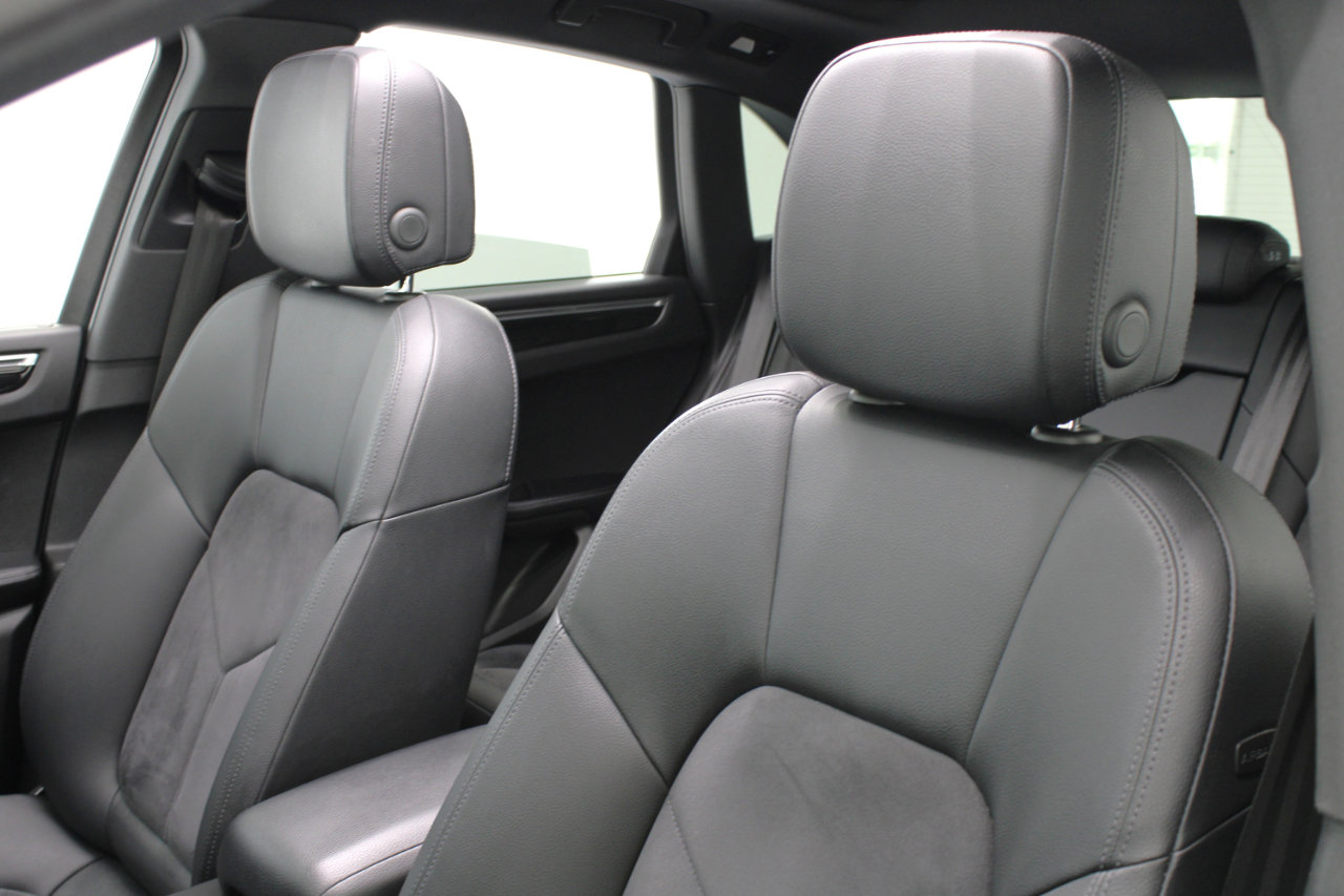 Used 2017 Porsche Macan S image 34