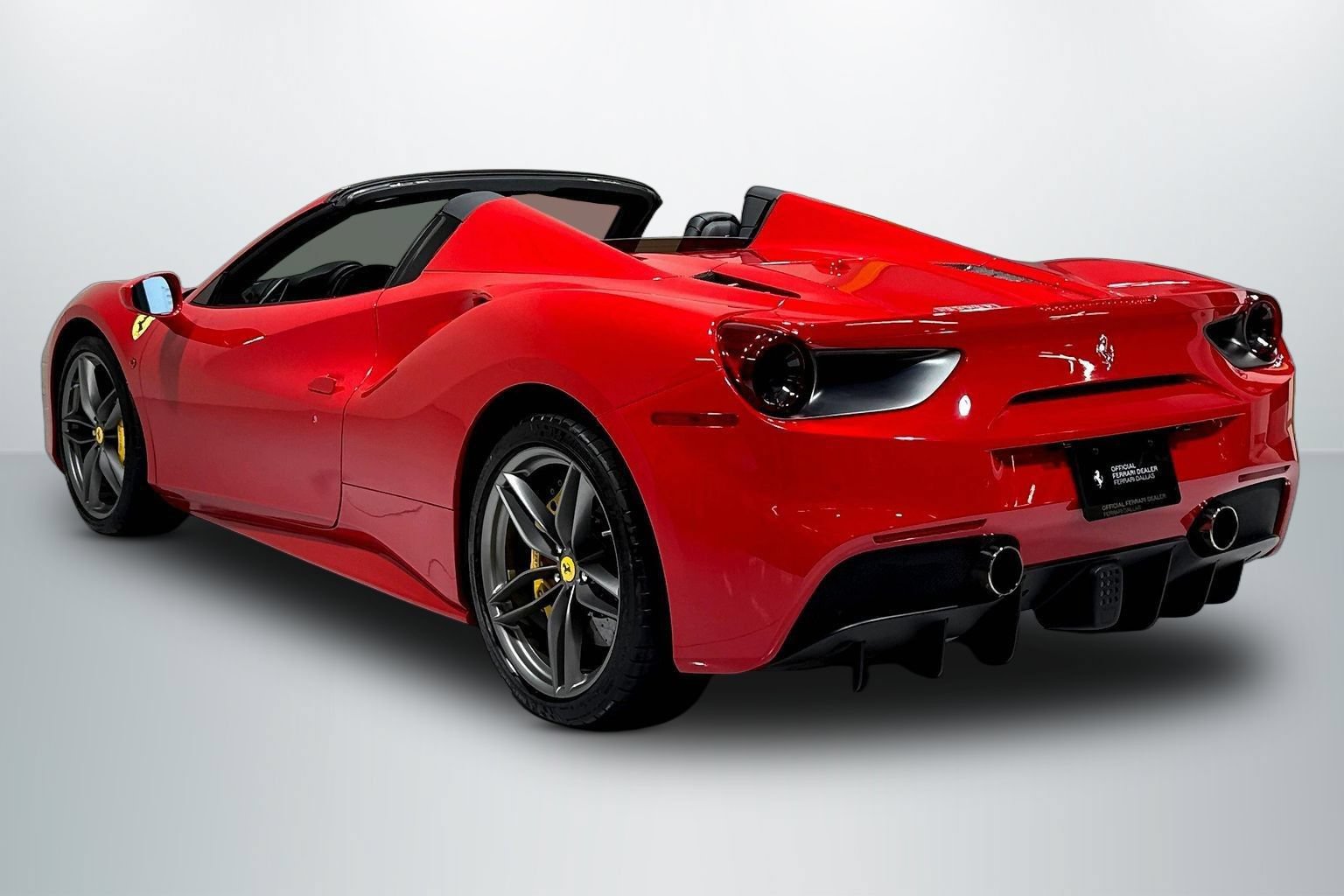 Used 2018 Ferrari 488 Spider RWD image 5