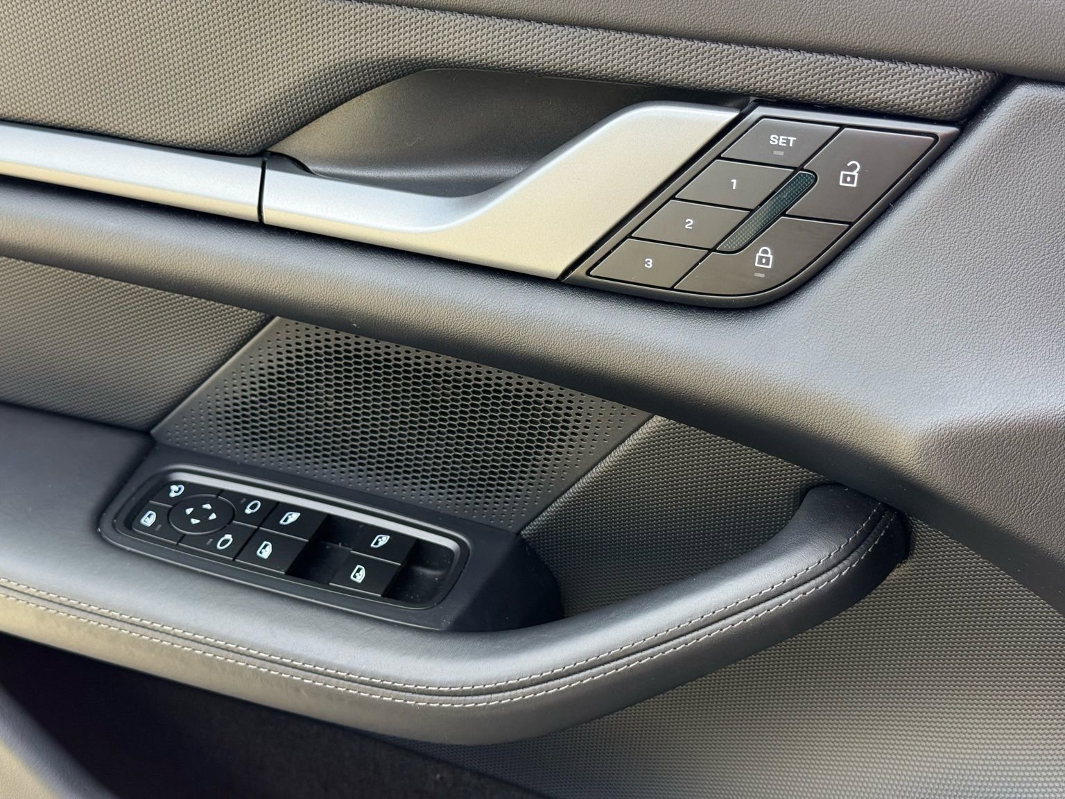 Certified 2025 Porsche Taycan image 26